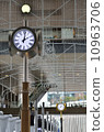 Osaka Station Space-time space 10963706