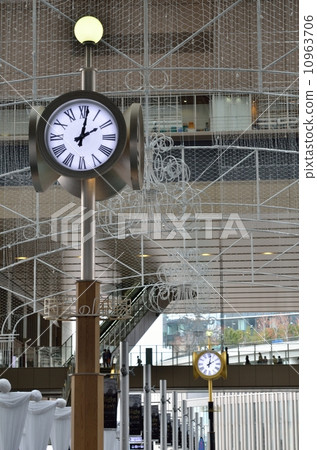 Osaka Station Space-time space Osaka Station Space-time space 10963706
