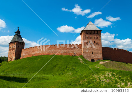 Novgorod kremlin 10965553