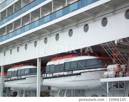 Costa Victoria 10966185