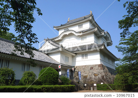 Blue sky and Otaki castle 10967015