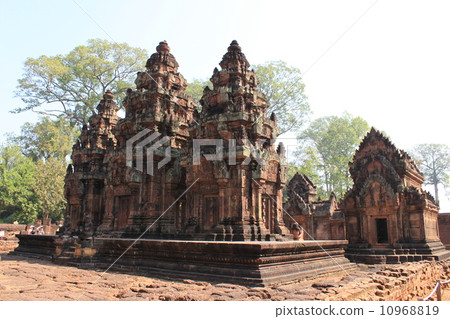 Angkor monument Banteay Srei 10968819