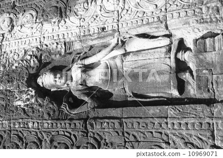 Angkor ruins relief 10969071