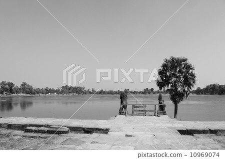 Angkor ruins Slaughan 10969074