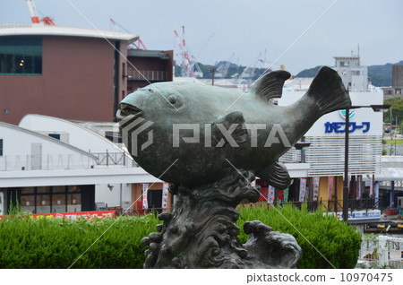 世界的雕像“Fuku(Hog)”(Kameyama Hachimangu Shrine / Nakano-cho Shimonoseki City Yamaguchi) 世界的雕像“Fuku(Hog)”(Kameyama Hachimangu Shrine / Nakano-cho Shimonoseki City Yamaguchi) 10970475