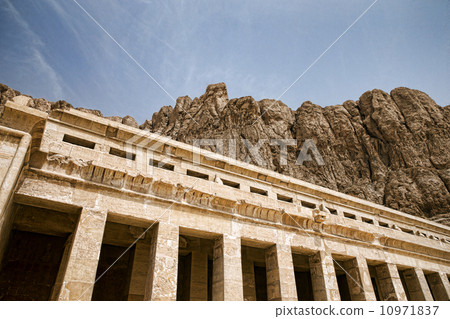 The temple of Hatshepsut near Luxor in Egypt 10971837