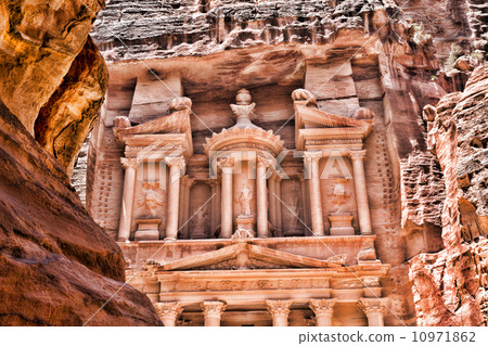 Al Khazneh in Petra, Jordan Al Khazneh in Petra, Jordan 10971862