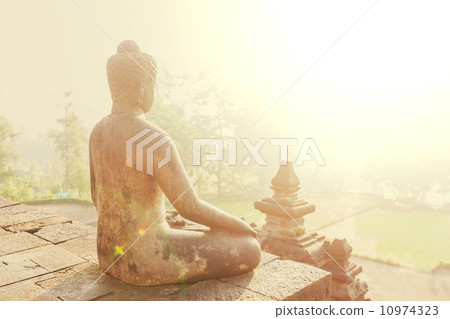 Borobudur 10974323