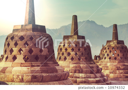 Borobudur 10974332