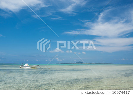 Ocean coast at the sea Bise 10974417