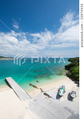 Okinawa's Ocease Island 10974438