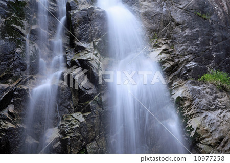 Falls flowing through the bedrock 10977258
