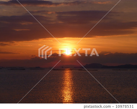Sunrise Sunrise 10978531