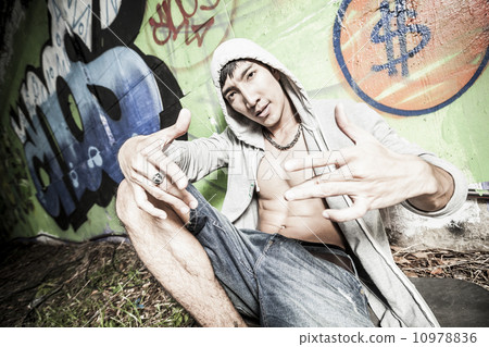 Skateboarder 10978836