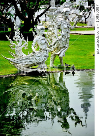 Wat Rong Khun 10980097