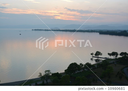 北琵琶湖在黃昏 10980681