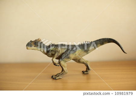 Figures (Allosaurus) Figures (Allosaurus) 10981979