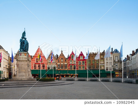 Medieval buildings on the Market Square, Brugge 10982045