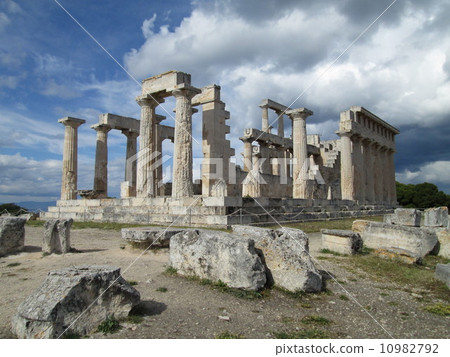 Afea寺廟和埃伊納島，希臘藍天 10982792