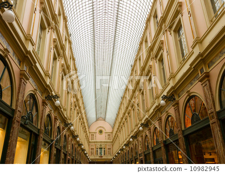 The Galeries Royales Saint-Hubert in Brussels 10982945