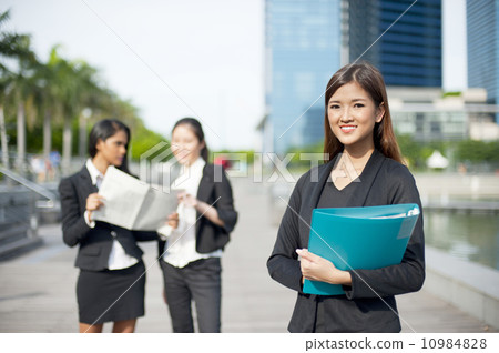 Asian Business Lady and Team 10984828