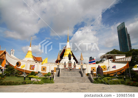 wat Yannawa in Bangkok wat Yannawa in Bangkok 10985568