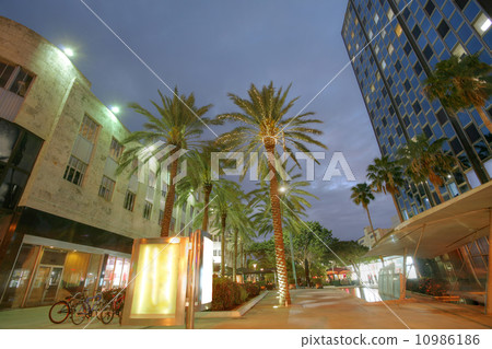 Tourists enjoy the sights and buildings in Lincoln Road in the s 10986186