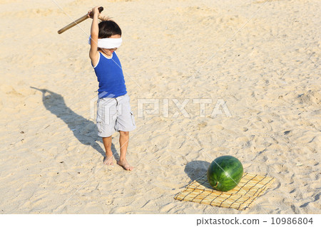 打破西瓜的男孩 10986804