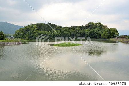 Chopotuburu burial mound 10987376