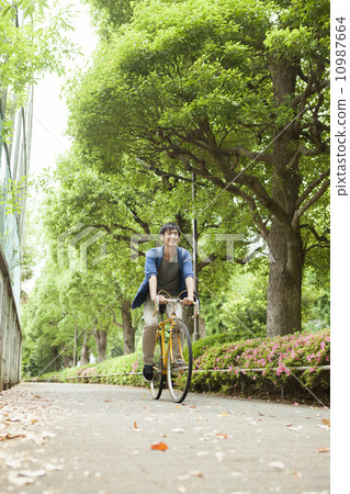 Male 20's male lifestyle 10987664