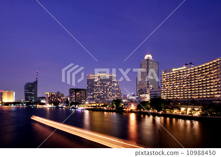 The Chao Phraya River 10988450