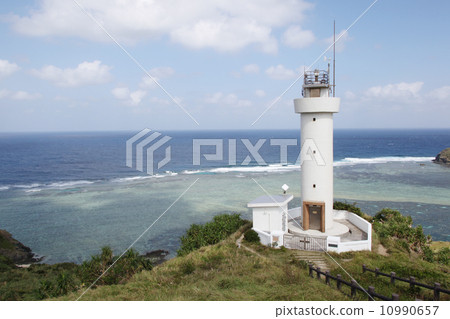 Hirakubazaki Lighthouse of Ishigaki-jima Island and a beautiful sea Hirakubazaki Lighthouse of Ishigaki-jima Island and a beautiful sea 10990657