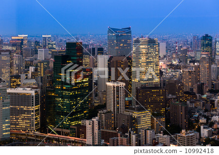 Tokyo tower as seen with skyline 10992418