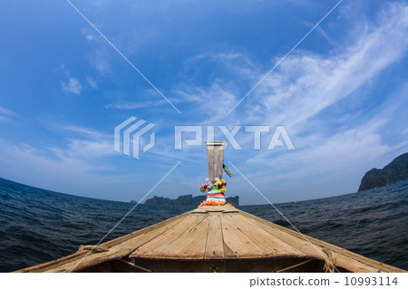 Long-tail boat travel Long-tail boat travel 10993114