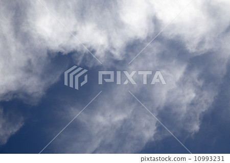 view the beautiful clouds 10993231