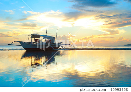 Philippines boat 10993568
