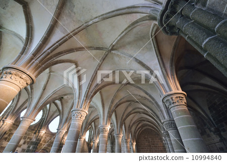 Mont-Saint-Michel (between the knights) 10994840