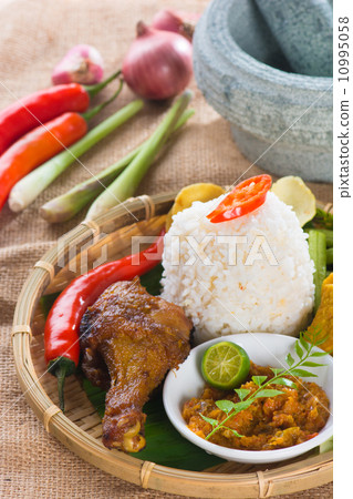 indonesian fried chicken rice indonesian fried chicken rice 10995058