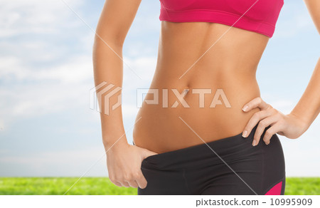 woman trained abs 10995909