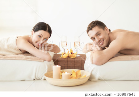 couple in spa couple in spa 10997645