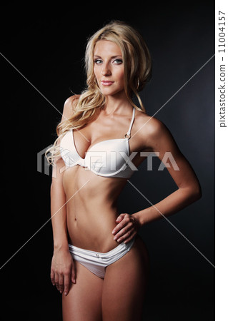 underwear woman 11004157