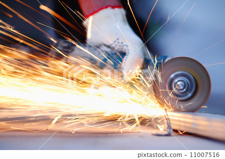 metal sawing close up metal sawing close up 11007516