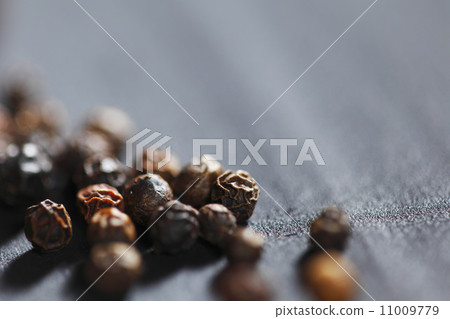 Black peppercorns Black peppercorns 11009779
