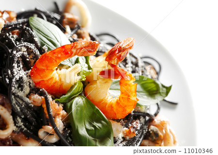 Black spaghetti with seafood 11010346