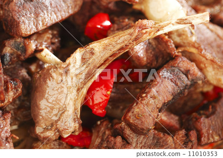 Roasted ribs and vegetables Roasted ribs and vegetables 11010353