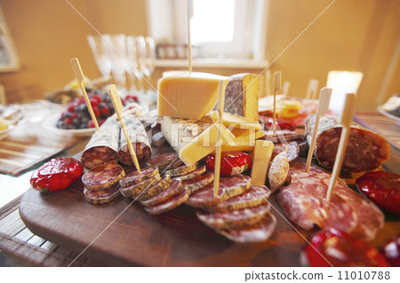 Sausage and cheese 11010788