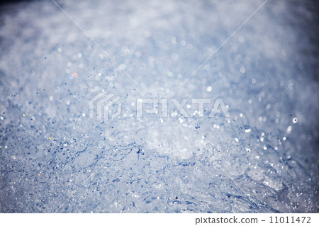 trace in the water 11011472