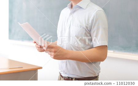 老師 老師 11012030