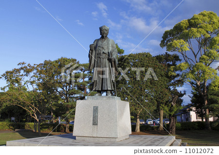 Mukozaki Tokugawa公共雕像：站在黃門雕像廣場（千葉湖西側）。 Mito Komon特色的理想選擇。 “沒有人” 11012072