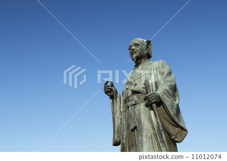 Mukozaki Tokugawa public statue: stand at Huangmen statue plaza (around the west side of the lake Chiba). Ideal for Mito Komon special feature. "No person" Mukozaki Tokugawa public statue: stand at Huangmen statue plaza (around the west side of the lake Chiba). Ideal for Mito Komon special feature. "No person" 11012074